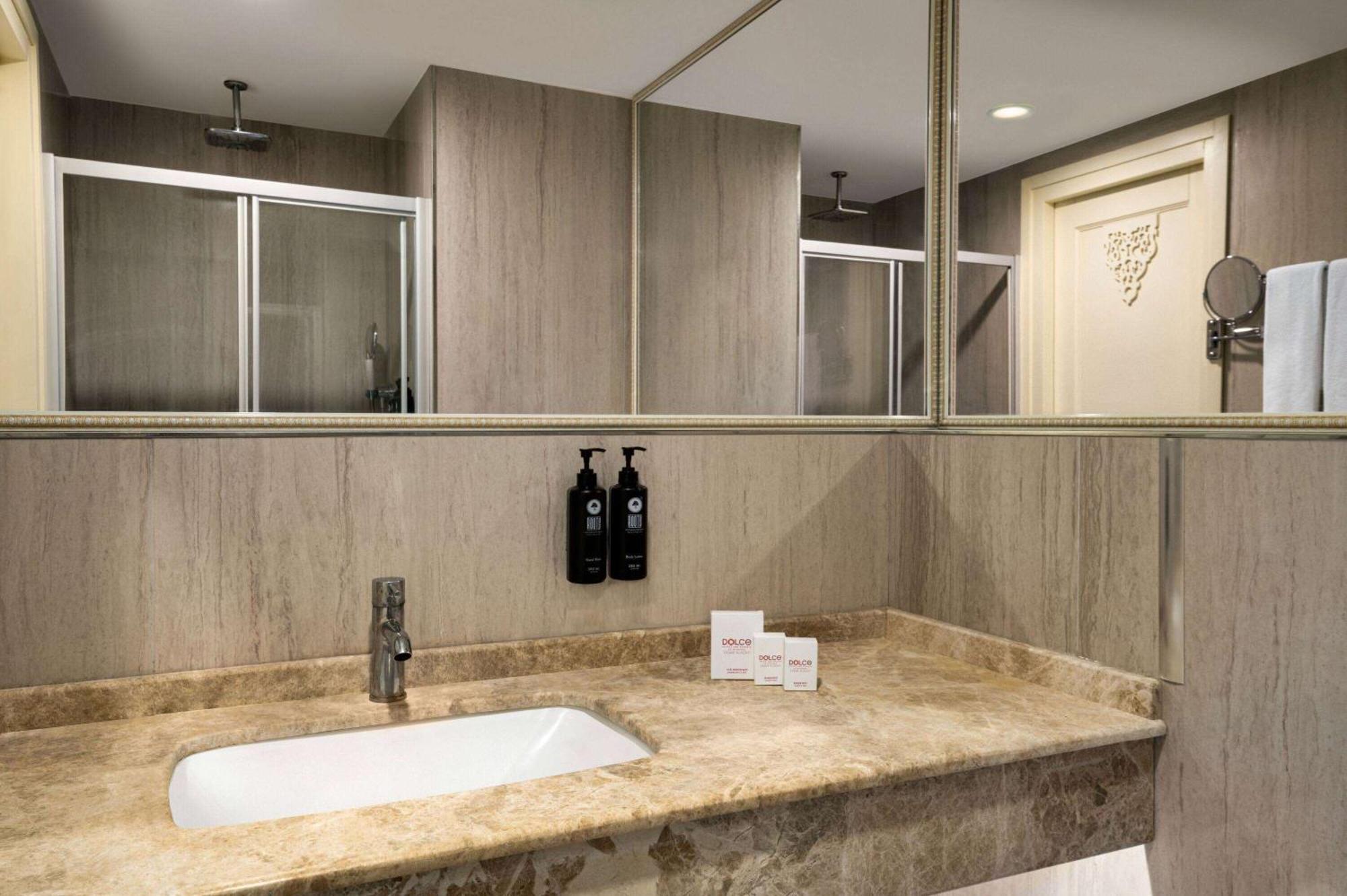 Dolce By Wyndham Cesme Alaçatı Exteriör bild